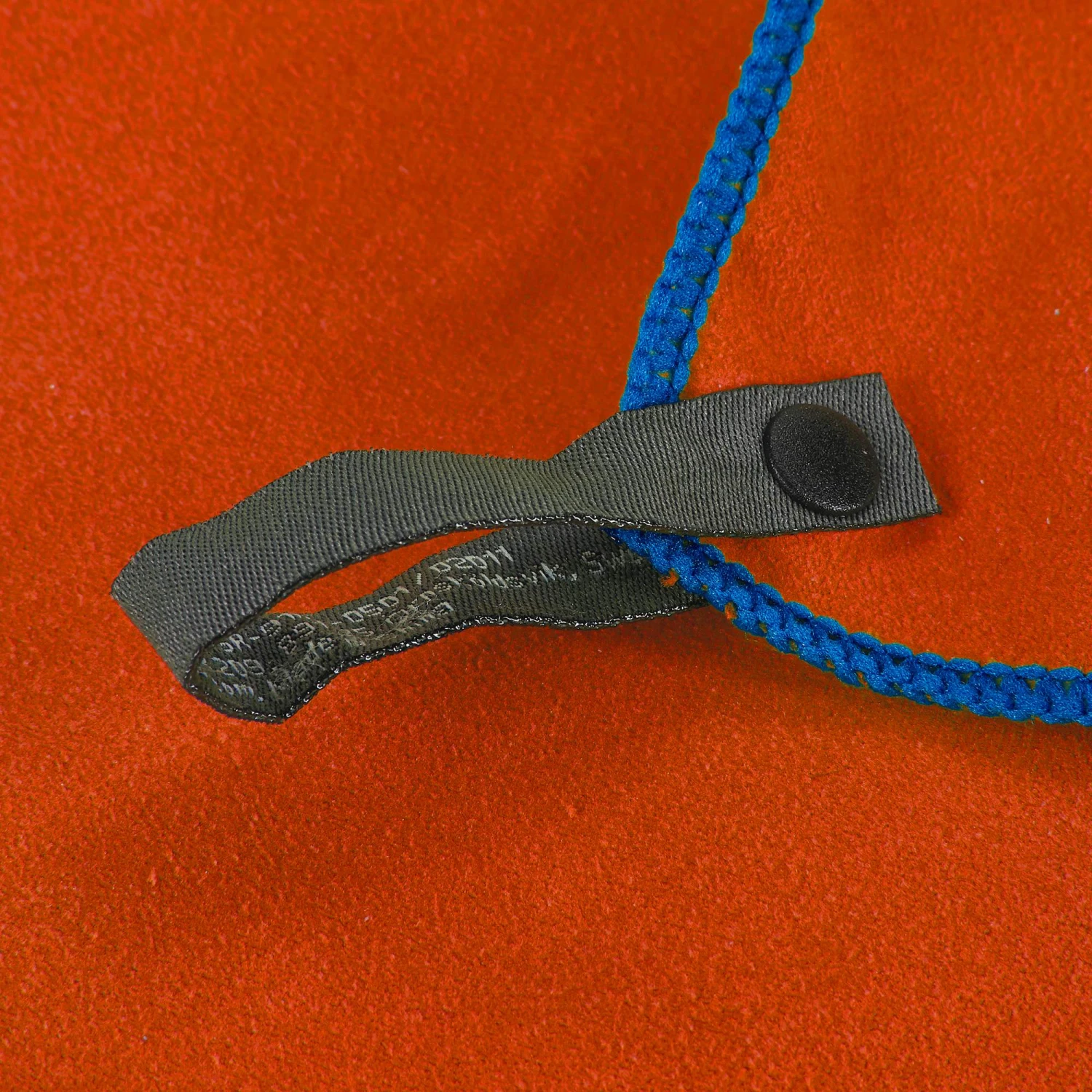 FRILUFTS MICROFIBRE TOWEL - Reisehandtuch Rot 2 FRILUFTS MICROFIBRE TOWEL - Reisehandtuch Rot – Bild 2